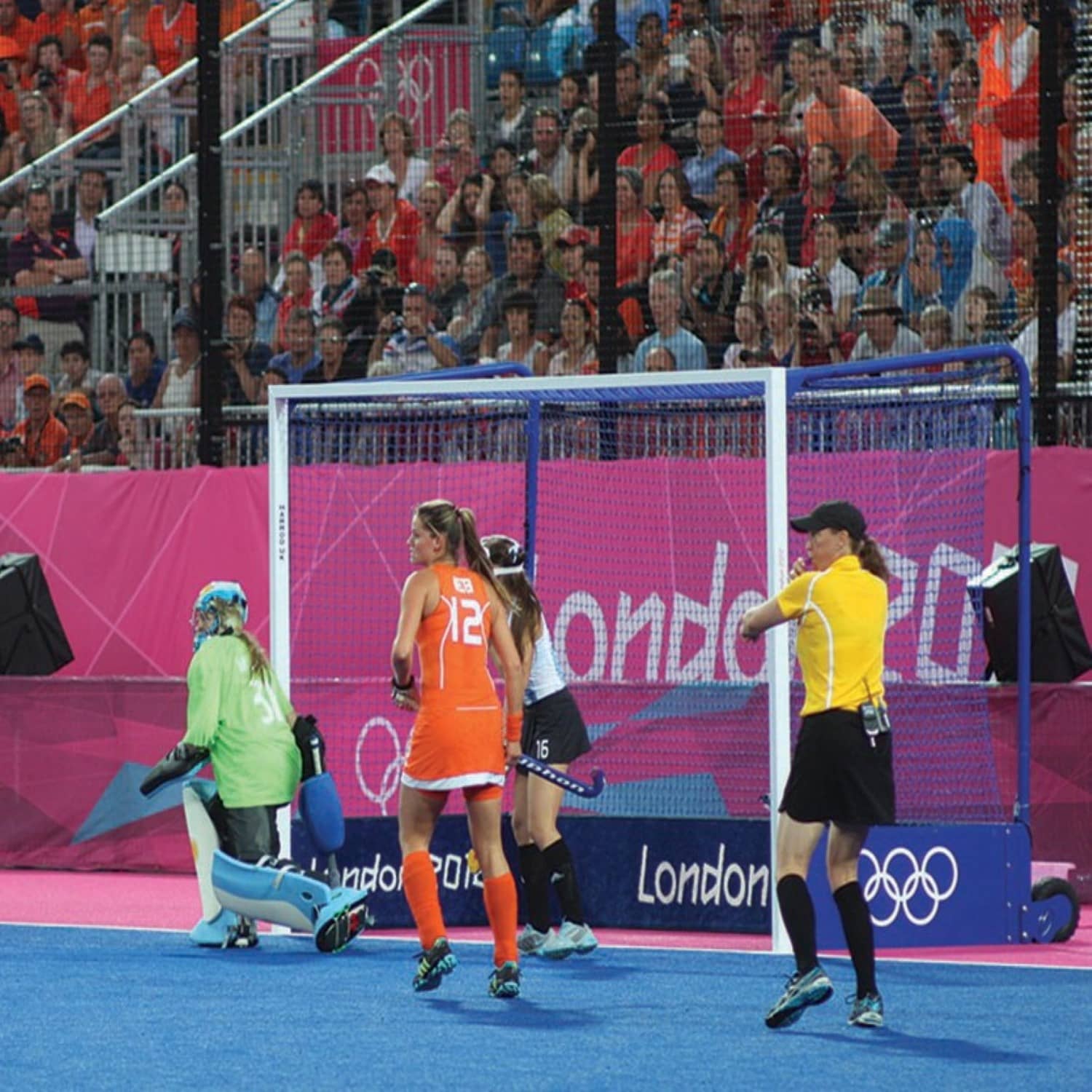 hockey-goal-london-2012